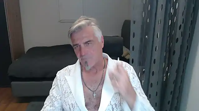 Buidapest online show from 07.20.26