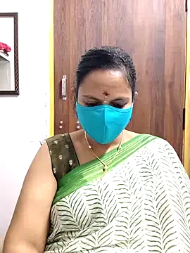 Snapshot of Queen-Neha chatting on 02.12.26 Queen-Neha online show from 02.12.26