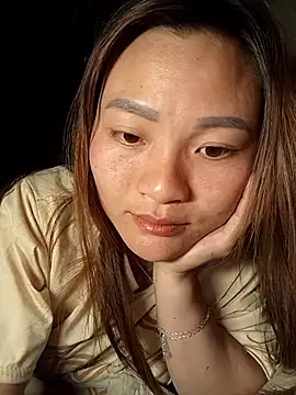 Lee-Thee online show from 11.24.25