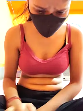 Snapshot of Minakshi-Gi chatting on 12.19.25 Minakshi-Gi online show from 12.19.25