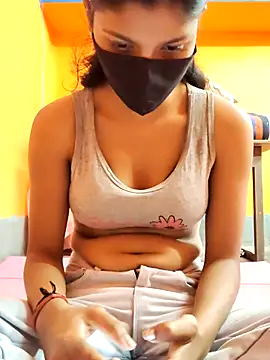 Snapshot of Minakshi-Gi chatting on 12.23.25 Minakshi-Gi online show from 12.23.25