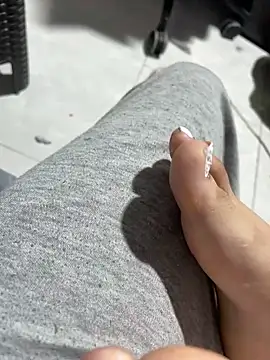 Snapshot of VioleeSaenz chatting on 11.23.25 VioleeSaenz online show from 11.23.25