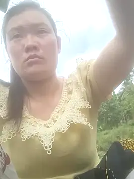 Snapshot of meomeo-00 chatting on 11.24.25 meomeo-00 online show from 11.24.25