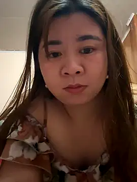 Snapshot of Hot-Today chatting on 11.17.25 Hot-Today online show from 11.17.25