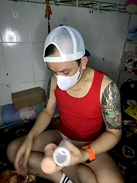 Snapshot of Bui_Vinh_Khoi18 chatting on 11.24.25 Bui Vinh Khoi18 online show from 11.24.25