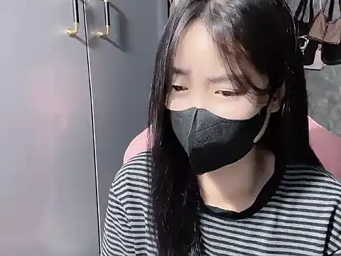 Hellen2999 online show from 12.18.25