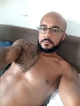 Snapshot of blackmamba3887 chatting on 11.24.25 blackmamba3887 online show from 11.24.25