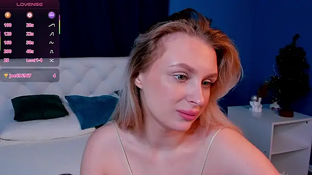 KiraRuiz online show from 02.12.26