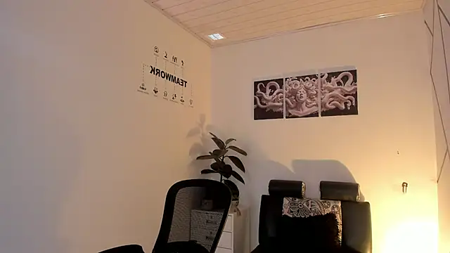 James Adams 01 online show from 12.05.25