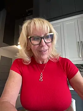 Snapshot of FitCougar chatting on 03.22.25 FitCougar online show from 03.22.25