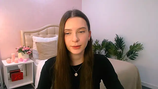 charming berry online show from 11.18.25