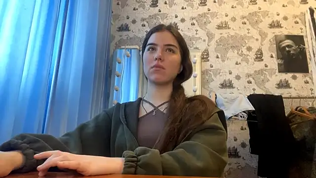 Snapshot of macanmercedes chatting on 11.20.25 macanmercedes online show from 11.20.25