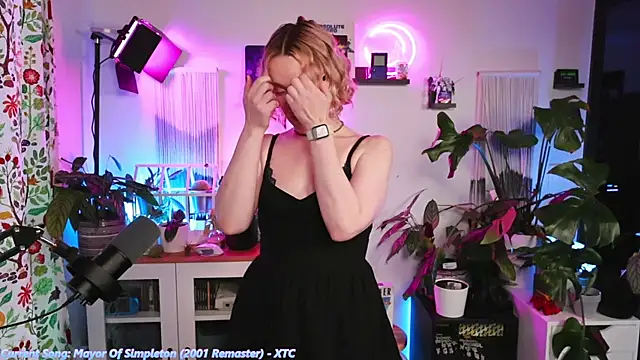 xzoeyryanx online show from 11.28.25