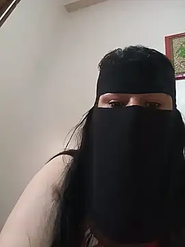 Snapshot of fati35flou chatting on 06.12.26 fati35flou online show from 06.12.26