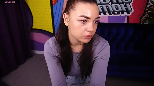 Snapshot of AnacondaDior chatting on 11.18.25 AnacondaDior online show from 11.18.25