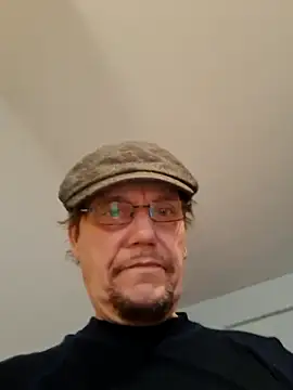 Snapshot of Dantekp chatting on 11.20.25 Dantekp online show from 11.20.25