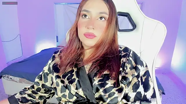 Isabella saenzz  online show from 11.27.25