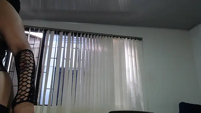 KendraStonee online show from 12.17.25