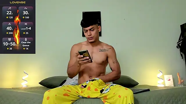 Snapshot of blorelopez chatting on 03.27.26 blorelopez online show from 03.27.26