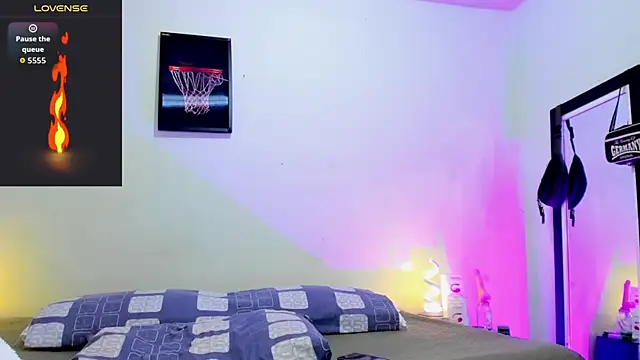 Snapshot of blorelopez chatting on 04.10.26 blorelopez online show from 04.10.26