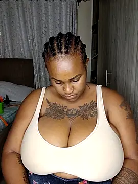 Snapshot of Chubbycharmdoll chatting on 11.18.25 Chubbycharmdoll online show from 11.18.25