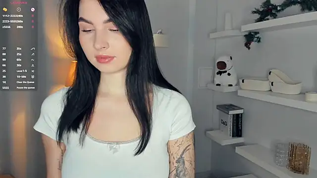 Snapshot of FeliciaKogen chatting on 02.15.26 FeliciaKogen online show from 02.15.26