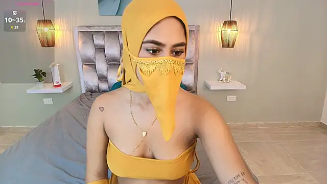 Snapshot of Natash_khalal chatting on 11.30.25 Natash khalal online show from 11.30.25