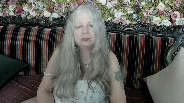 Snapshot of mariabelladonna chatting on 07.11.26 mariabelladonna online show from 07.11.26
