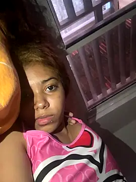 Snapshot of Lilithcatliwei chatting on 11.21.25 Lilithcatliwei online show from 11.21.25