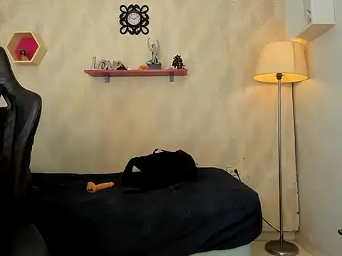 iam milu19 online show from 11.18.25