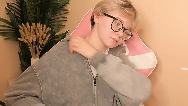 RinaPollet online show from 11.19.25