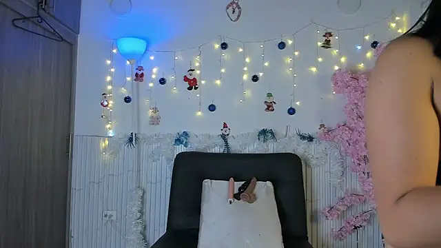 Nicole diaz7 online show from 12.22.25