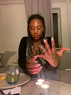 Lydiax online show from 11.28.25