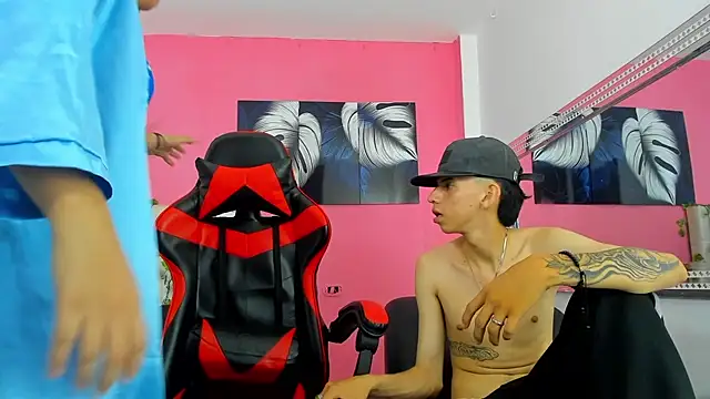 MiaAndTeylor online show from 11.22.25