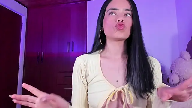 BelleVaal online show from 11.25.25