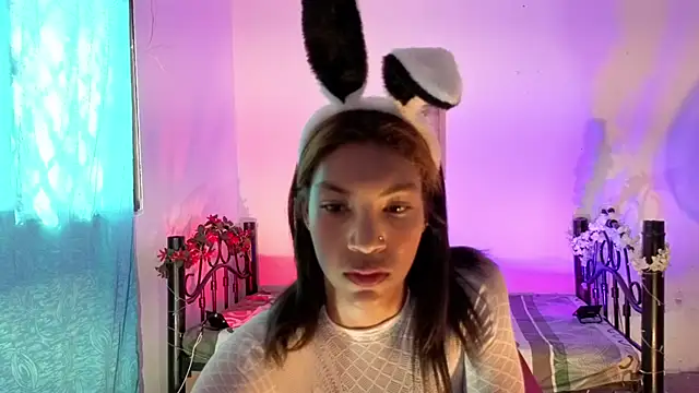 Snapshot of ginebra-n18 chatting on 11.27.25 ginebra-n18 online show from 11.27.25