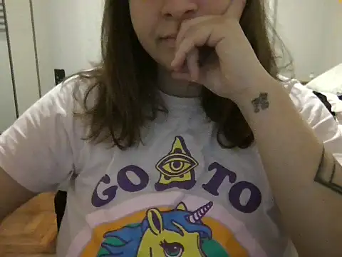 Snapshot of xxxluana chatting on 11.26.25 xxxluana online show from 11.26.25