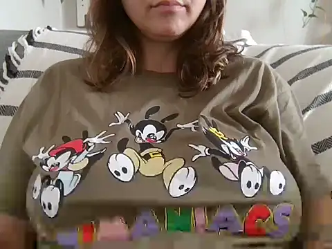 Snapshot of xxxluana chatting on 12.01.25 xxxluana online show from 12.01.25