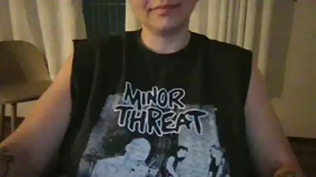 Snapshot of xxxluana chatting on 12.23.25 xxxluana online show from 12.23.25