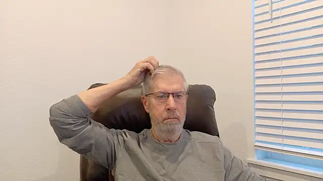 Snapshot of YouGoGirl_3 chatting on 11.20.25 YouGoGirl 3 online show from 11.20.25