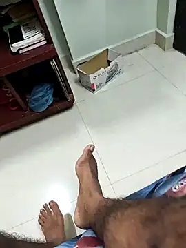 Snapshot of Littlehardon chatting on 11.01.25 Littlehardon online show from 11.01.25