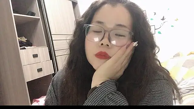 Snapshot of Huahua3187 chatting on 11.21.25 Huahua3187 online show from 11.21.25