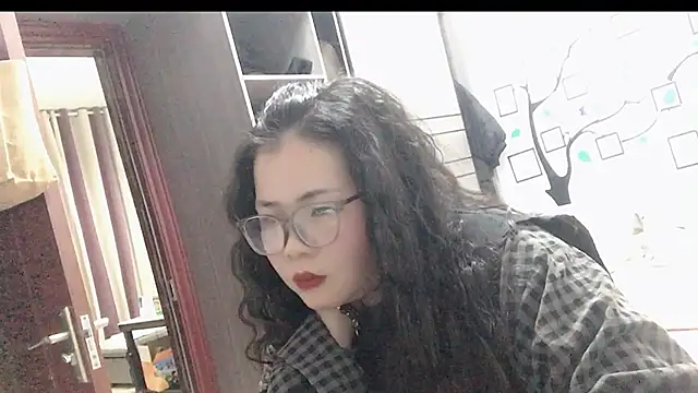 Snapshot of Huahua3187 chatting on 11.25.25 Huahua3187 online show from 11.25.25