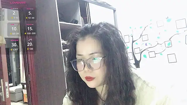 Snapshot of Huahua3187 chatting on 11.29.25 Huahua3187 online show from 11.29.25