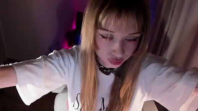 Snapshot of mnepohuyyyda chatting on 12.16.25 mnepohuyyyda online show from 12.16.25