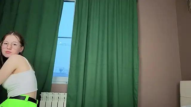 MiraFenech online show from 11.28.25