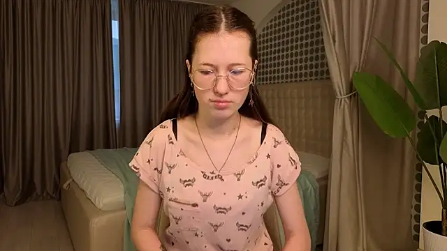 MiraFenech online show from 11.30.25