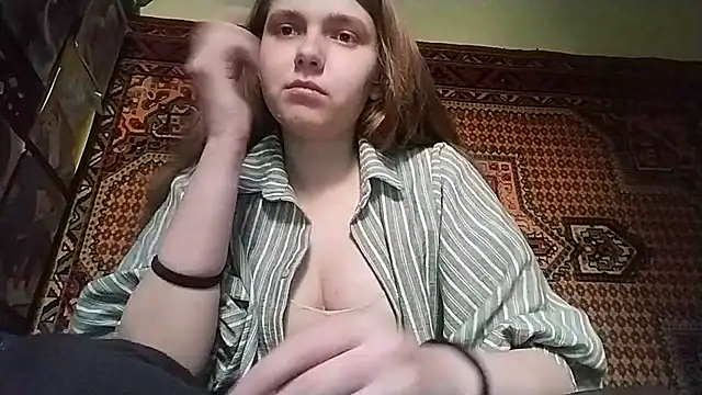 Snapshot of KikiBang chatting on 02.04.26 KikiBang online show from 02.04.26