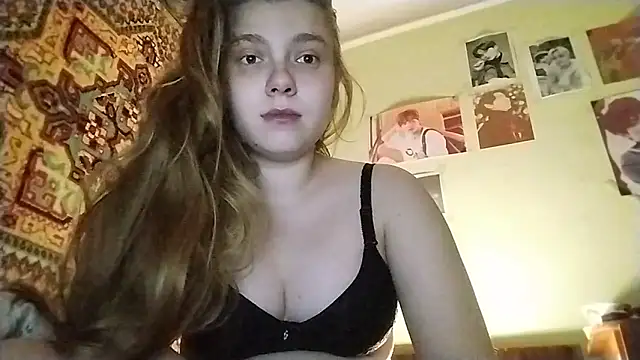 Snapshot of KikiBang chatting on 02.11.26 KikiBang online show from 02.11.26