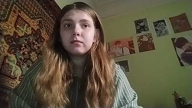 Snapshot of KikiBang chatting on 02.25.26 KikiBang online show from 02.25.26